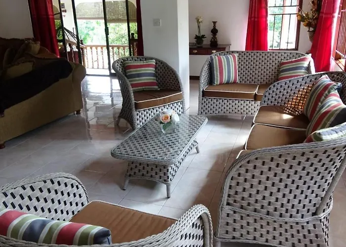 Elilia's Haven * Beau Vallon (Mahe)