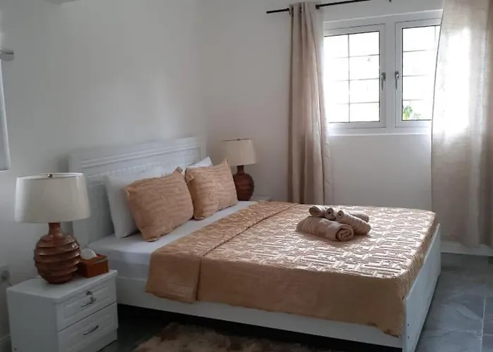 Elilia's Haven Beau Vallon (Mahe)